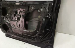 Дверь передняя правая для Nissan X-Trail 2006 года на фотографиях