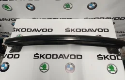 Усилитель заднего бампера для Skoda Octavia 2009 года на фотографиях