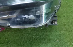 Крышка форсунки фароомывателя левая для Mercedes-Benz C class на фотографиях