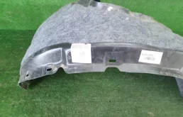 Подкрылок передний правый для Toyota RAV4 2013 года на фотографиях