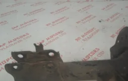 Амортизатор передний левый для Nissan Qashqai 2012 года на фотографиях