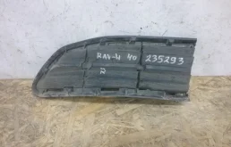 Решетка переднего бампера для Toyota RAV4 2014 года на фотографиях