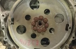 Двигатель для Subaru Legacy 1996 года на фотографиях