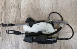 Уплотнитель передней правой двери для Volkswagen Jetta на фотографиях