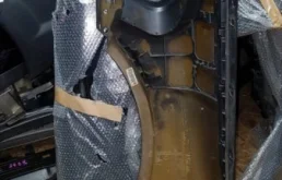 Крыло правое для Volkswagen Touareg 2006 года на фотографиях