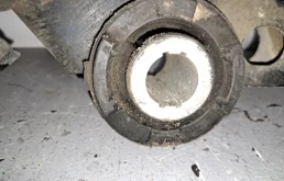 Подрамник двигателя для Volvo S80 2013 года на фотографиях