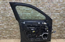 Дверь передняя левая для Volvo XC90 2018 года на фотографиях