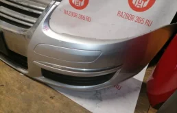Бампер передний для Volkswagen Jetta 2009 года на фотографиях