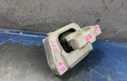 Подушка двигателя передняя правая верхняя для Skoda Octavia 2019 года на фотографиях