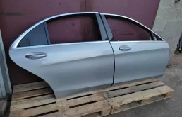 Дверь передняя правая для Mercedes-Benz S class 2014 года на фотографиях