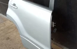 Дверь задняя правая для Suzuki Grand Vitara 2016 года на фотографиях