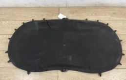 Шумоизоляция капота для Volkswagen Tiguan 2013 года на фотографиях