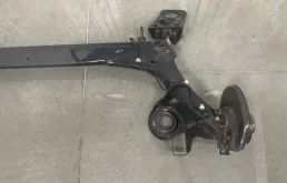 Задняя балка для Skoda Octavia 2003 года на фотографиях