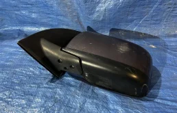 Стекла и зеркала для Nissan X-Trail 2006 года на фотографиях