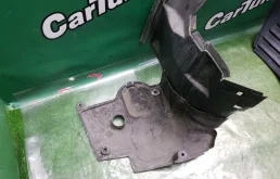 Подкрылок передний правый для Mercedes-Benz S class 1996 года на фотографиях