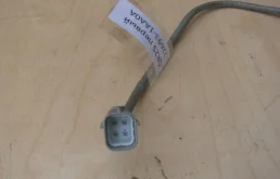 Лямбда-зонд (верхний) для Nissan X-Trail на фотографиях