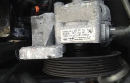 Насос ГУР для Volvo XC90 2003 года на фотографиях