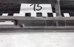 Решетка переднего бампера для Toyota RAV4 2015 года на фотографиях