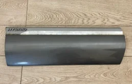 Стекло двери заднее правое для Volkswagen Touareg 2015 года на фотографиях