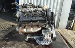 Двигатель для Audi A6 2000 года на фотографиях