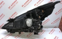 Фара правая для Nissan Teana 2010 года на фотографиях