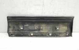 Накладка двери багажника для Volkswagen Touareg 2012 года на фотографиях