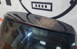 Дверь багажника для Volkswagen Touareg 2018 года на фотографиях