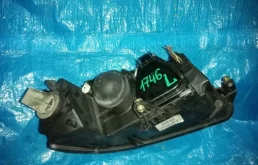 Фары для Volkswagen Passat 2002 года на фотографиях