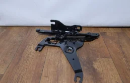 Петля капота правая для BMW X5 на фотографиях