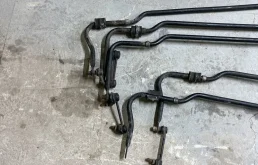 Стабилизатор поперечной устойчивости задний для Nissan X-Trail 2000 года на фотографиях