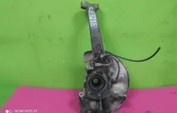 Кулак поворотный правый для Audi A4 2009 года на фотографиях