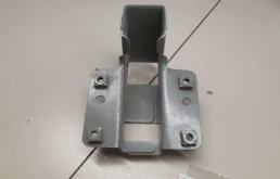 Петля багажника правая для Volkswagen Polo 2016 года на фотографиях