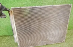 Радиатор кондиционера для Toyota Land Cruiser 2012 года на фотографиях