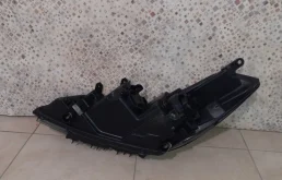 Фара правая для Kia Cerato 2011 года на фотографиях