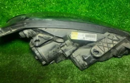 Фара ксенон левая для Nissan Qashqai 2008 года на фотографиях