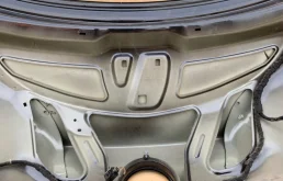 Крышка багажника для Volkswagen Passat 2010 года на фотографиях