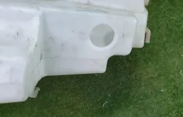 Бачок стеклоомывателя передний для Toyota RAV4 2019 года на фотографиях