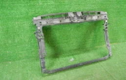 Панель радиатора (телевизор) для Volkswagen Golf 2008 года на фотографиях