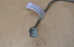 Лямбда-зонд (верхний) для Nissan X-Trail на фотографиях