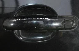 Усилитель переднего бампера для Volkswagen Jetta 2008 года на фотографиях