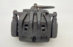 Суппорт передний левый для Lexus RX 2011 года на фотографиях