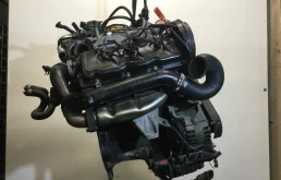 Двигатель для Audi A6 1998 года на фотографиях