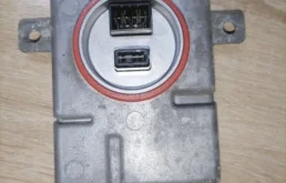 Блок розжига ксенона для Volkswagen Tiguan 2010 года на фотографиях