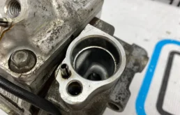 Компрессор кондиционера для Mercedes-Benz C class 2002 года на фотографиях