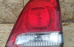 Фонарь внутренний правый для Toyota Land Cruiser 2008 года на фотографиях