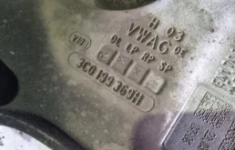 Подрамник двигателя для Volkswagen Tiguan 2010 года на фотографиях