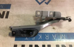 Петля капота левая для Infiniti QX 2013 года на фотографиях