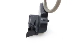 Уплотнитель передней правой двери для Audi A4 2011 года на фотографиях