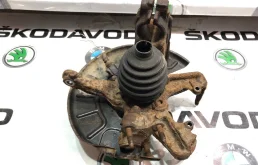 Кулак поворотный левый для Skoda Octavia 2006 года на фотографиях