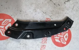 Кронштейн правой фары верхний для Volkswagen Polo на фотографиях